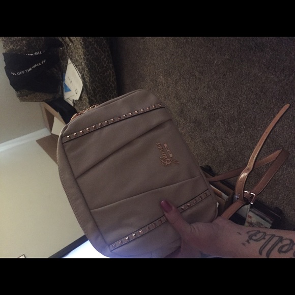 Purses - Picture 4 of 5